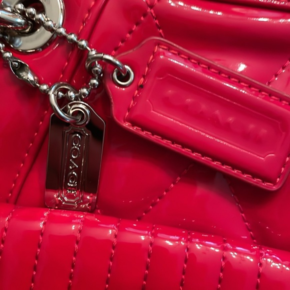 Coach Poppy Liquid Gloss Cherry Red Quilted Patent Bag Crossbody. Beautiful. - Picture 3 of 6